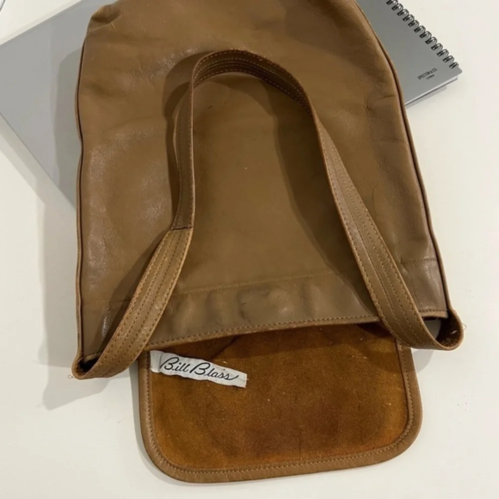 Vintage Bill Blass Nutmeg Tan Genuine Leather Messenger Laptop Bag Tote Murse